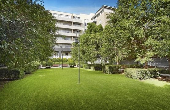 ***Fully Furnished*** One Block From The Beach