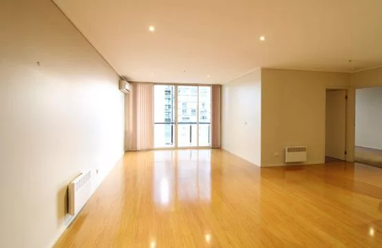 SPACIOUS AND AIRCONDITIONED: Well Presented City Residence with Panoramic VIEWS!