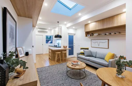 Exceptional Lifestyle Opportunity &#8211; Stunning Bayside Executive Retreat!